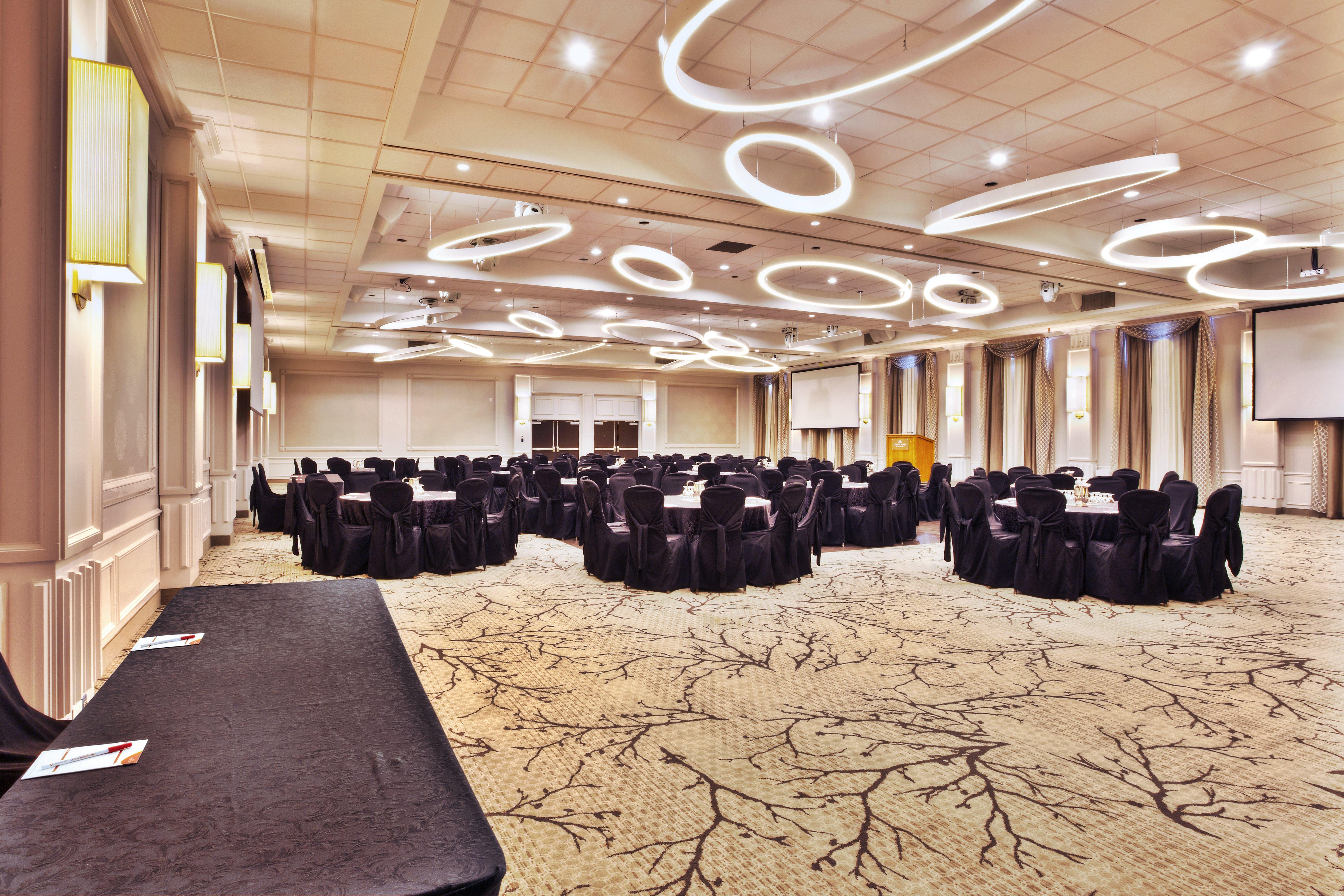 Crowne Plaza Kitchener-Waterloo By Ihg Hotel Exterior photo