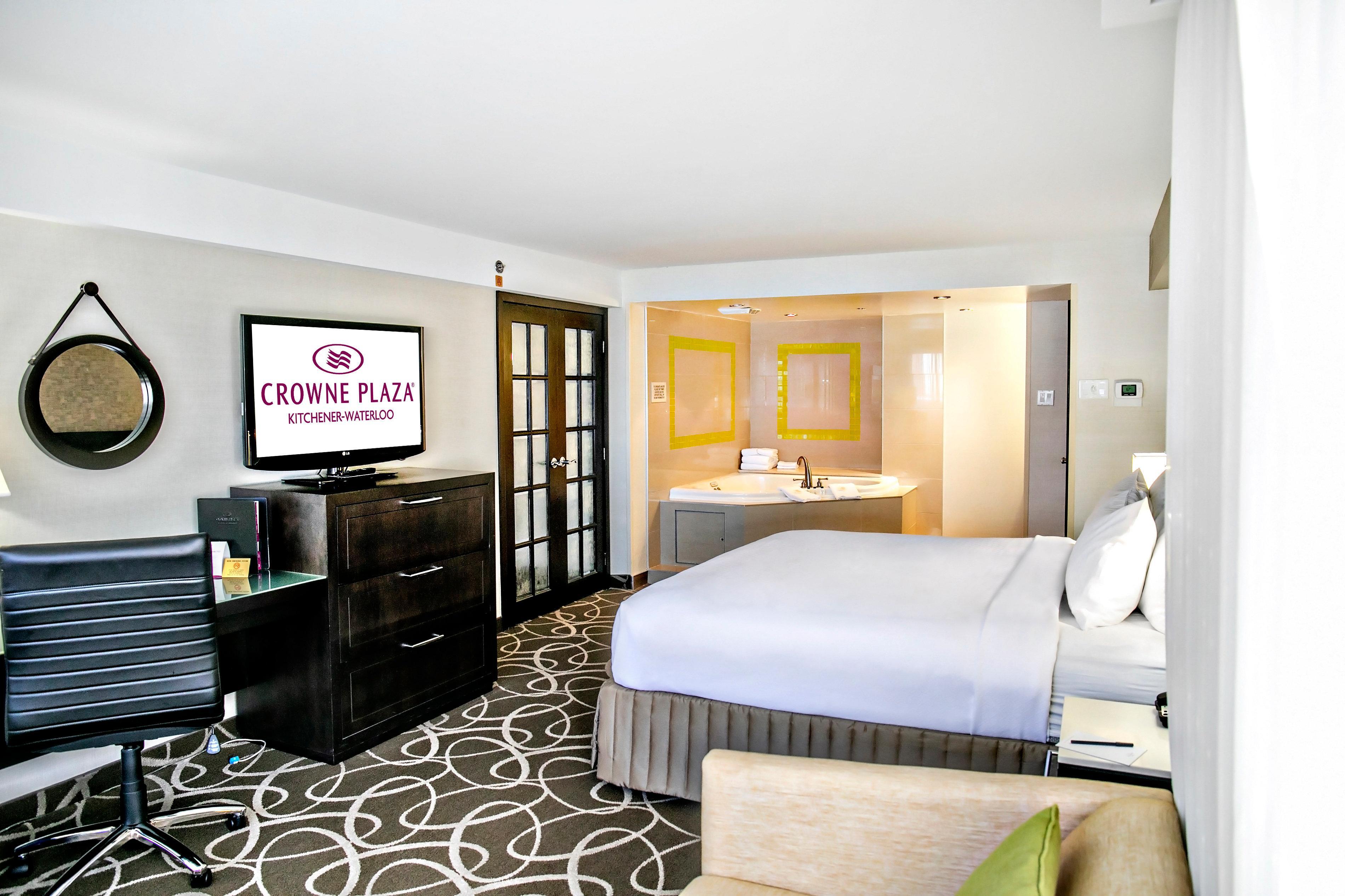 Crowne Plaza Kitchener-Waterloo By Ihg Hotel Exterior photo