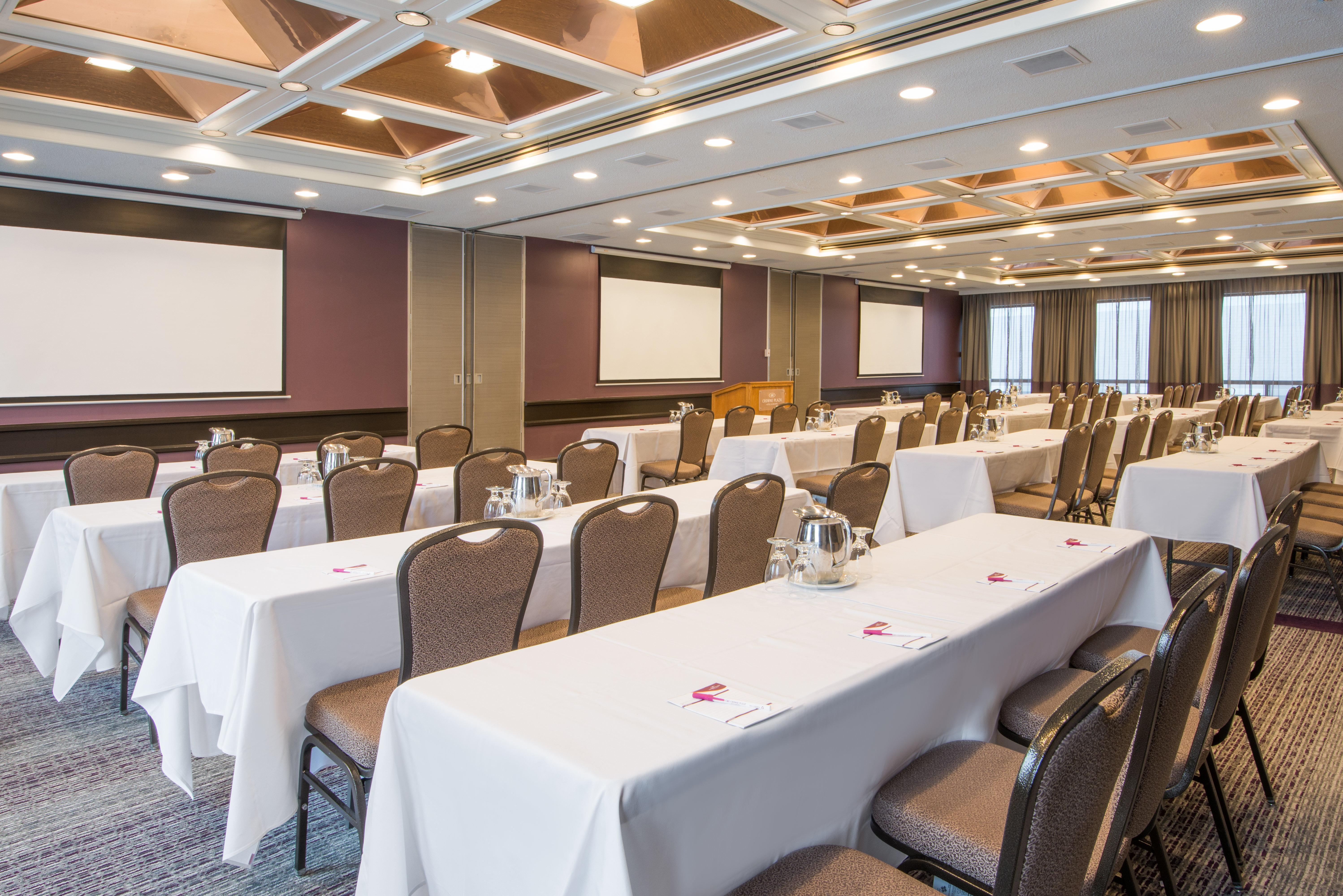 Crowne Plaza Kitchener-Waterloo By Ihg Hotel Exterior photo