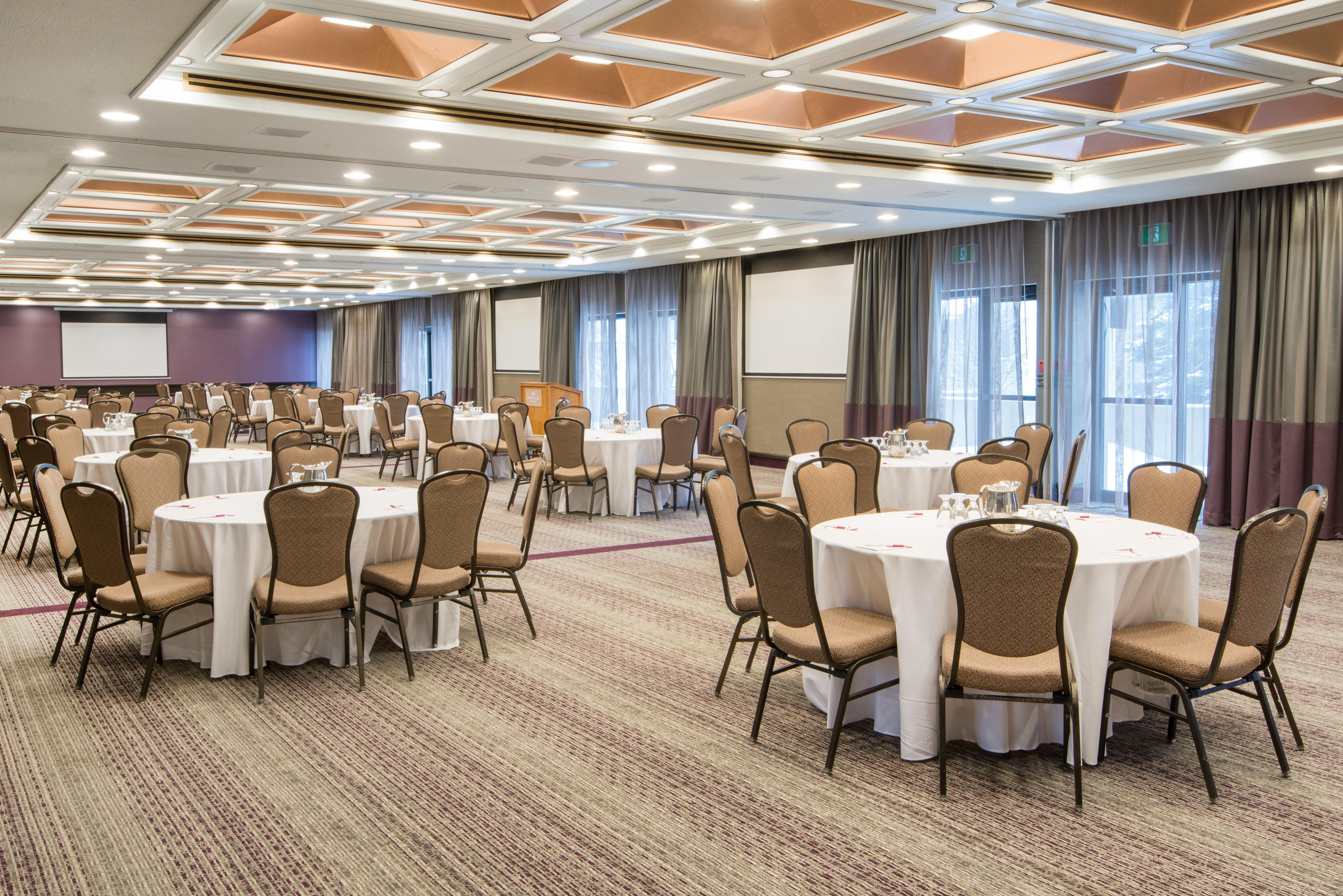 Crowne Plaza Kitchener-Waterloo By Ihg Hotel Exterior photo