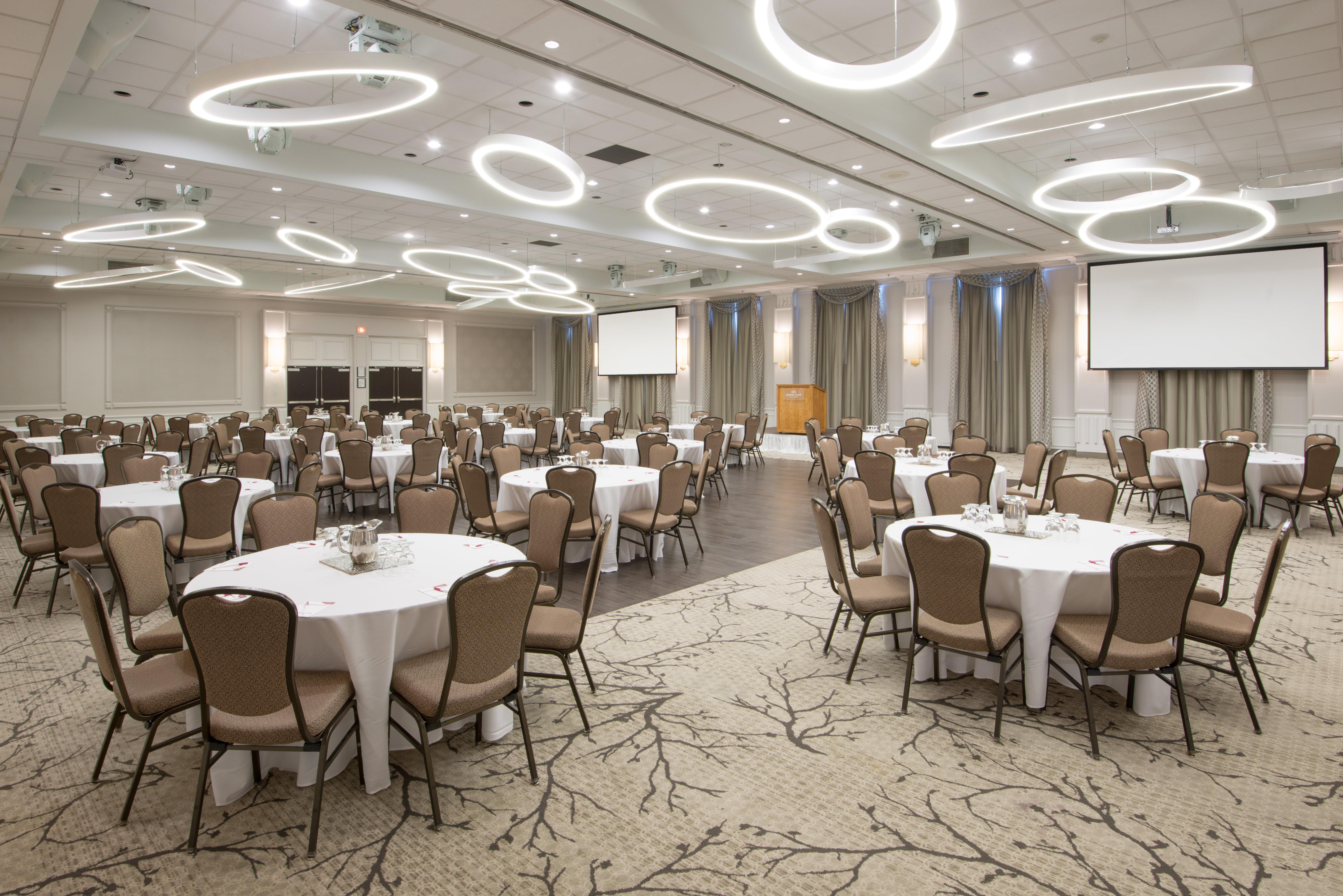 Crowne Plaza Kitchener-Waterloo By Ihg Hotel Exterior photo