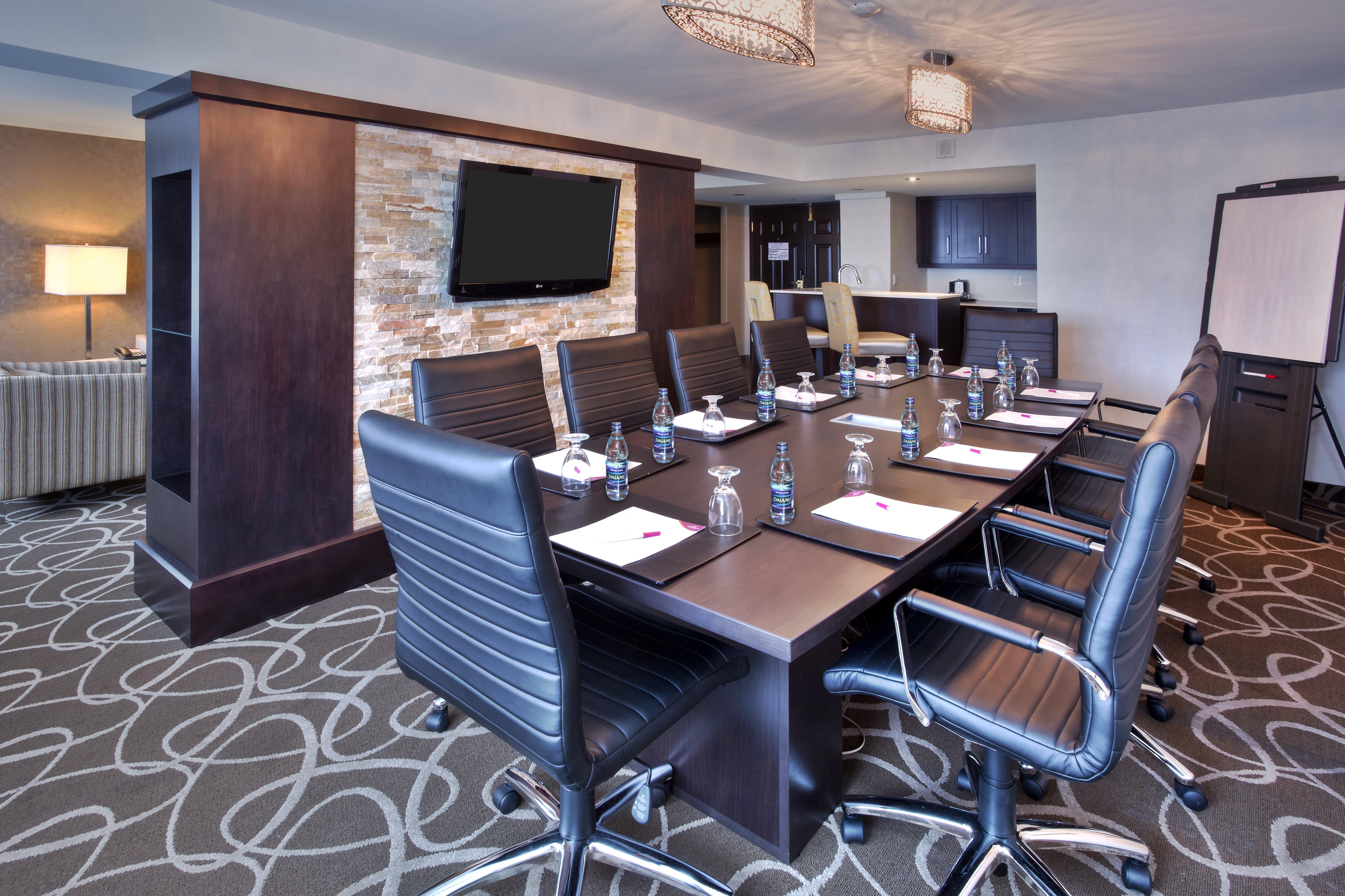 Crowne Plaza Kitchener-Waterloo By Ihg Hotel Exterior photo