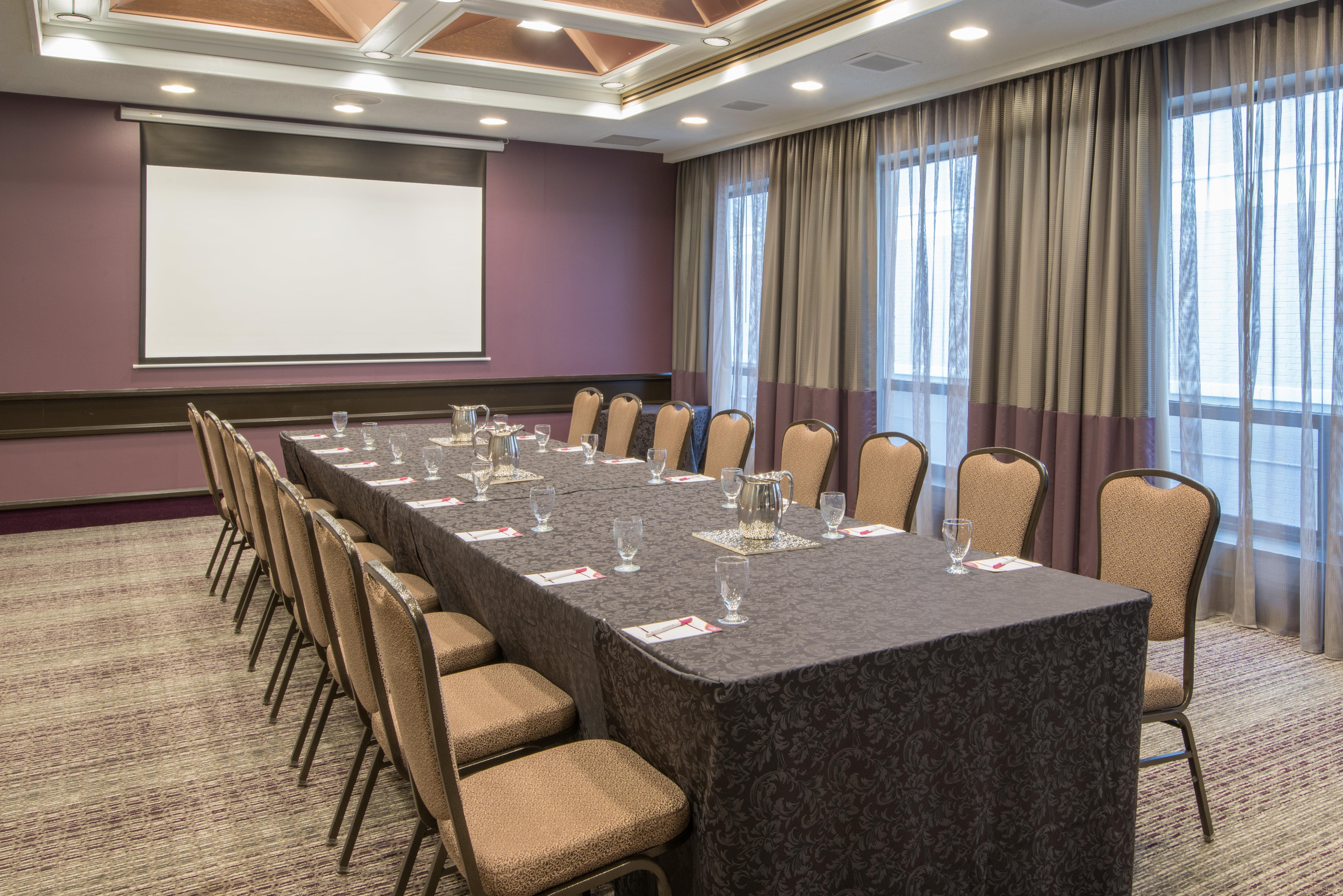 Crowne Plaza Kitchener-Waterloo By Ihg Hotel Exterior photo