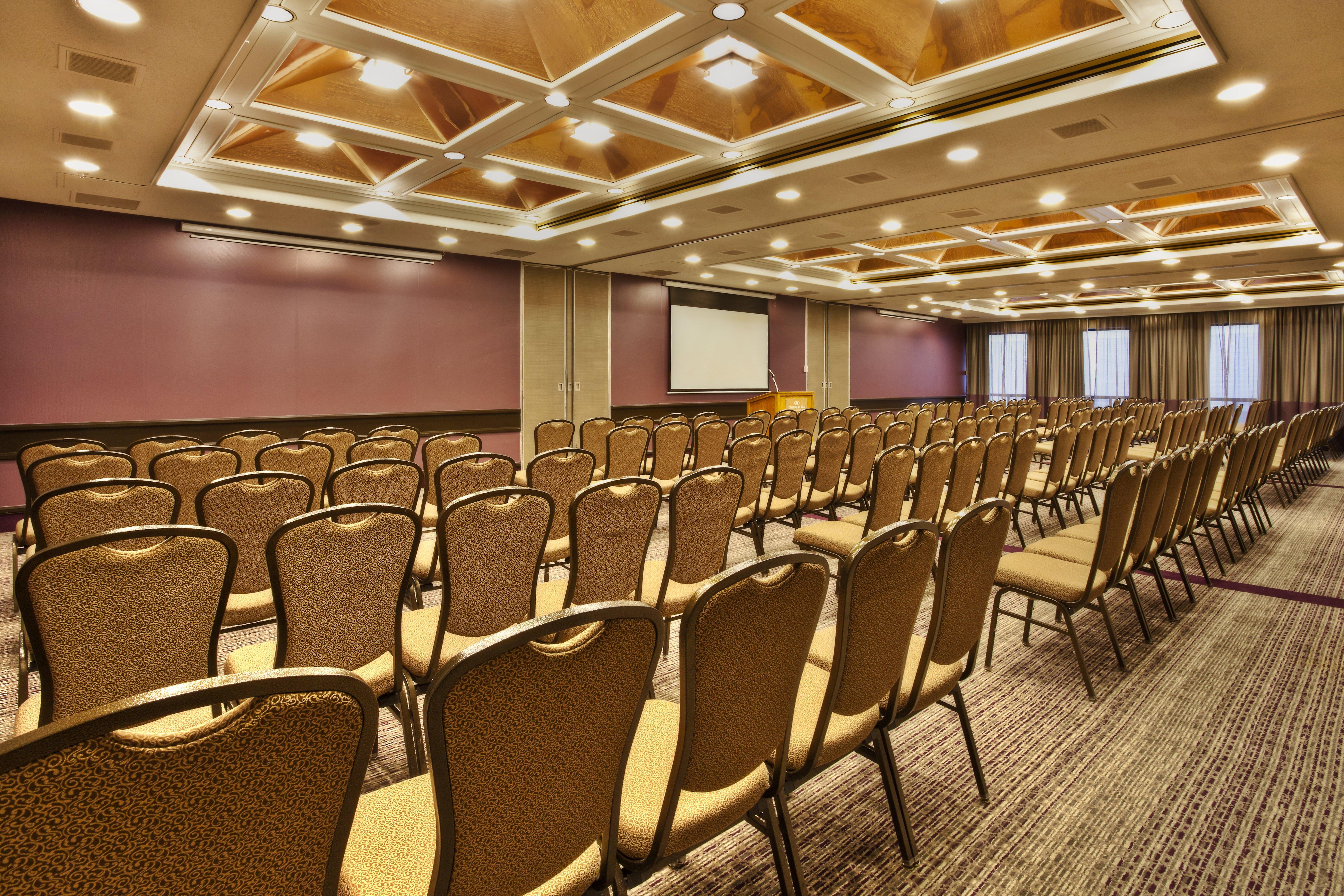 Crowne Plaza Kitchener-Waterloo By Ihg Hotel Exterior photo