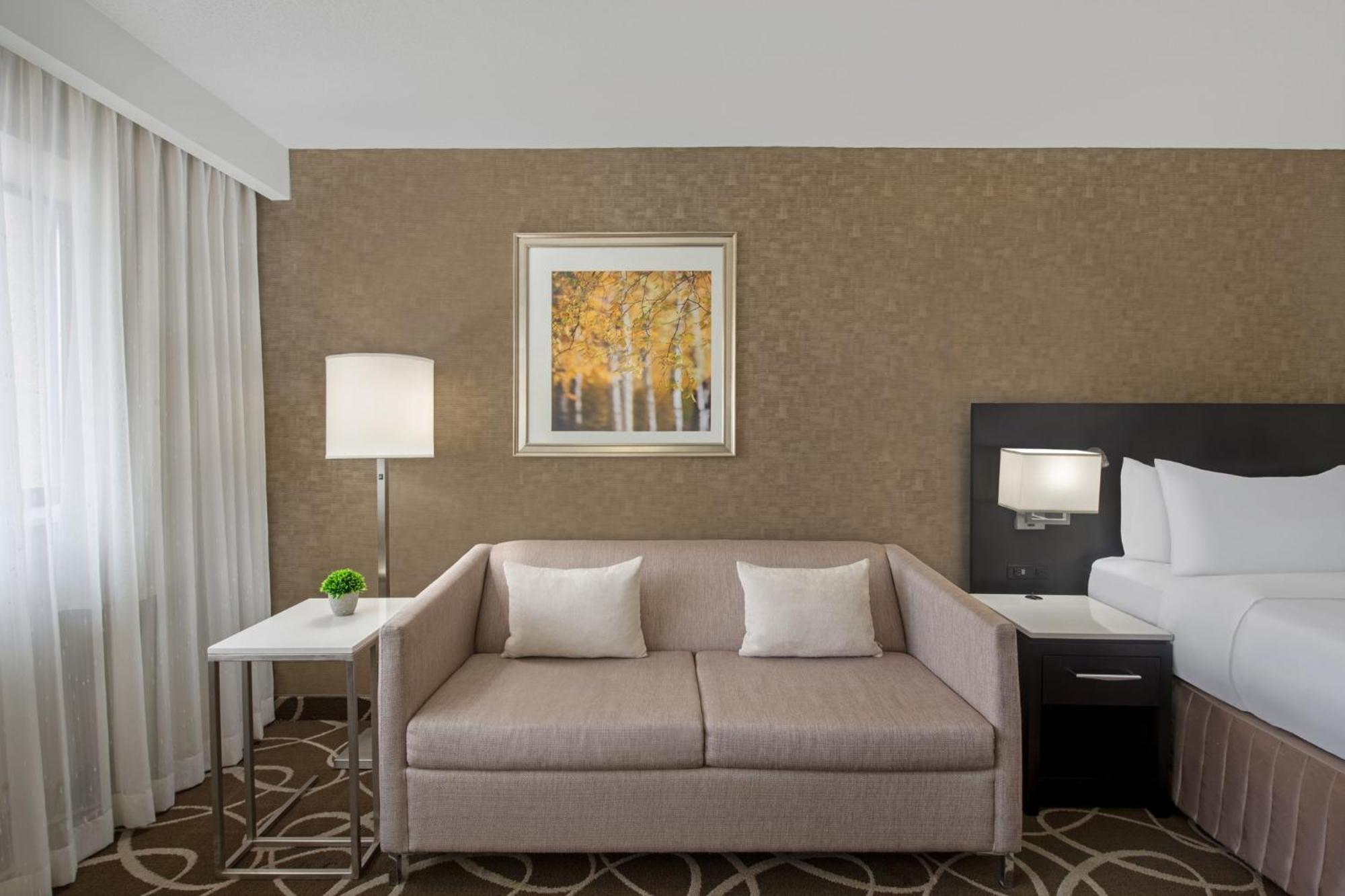 Crowne Plaza Kitchener-Waterloo By Ihg Hotel Exterior photo