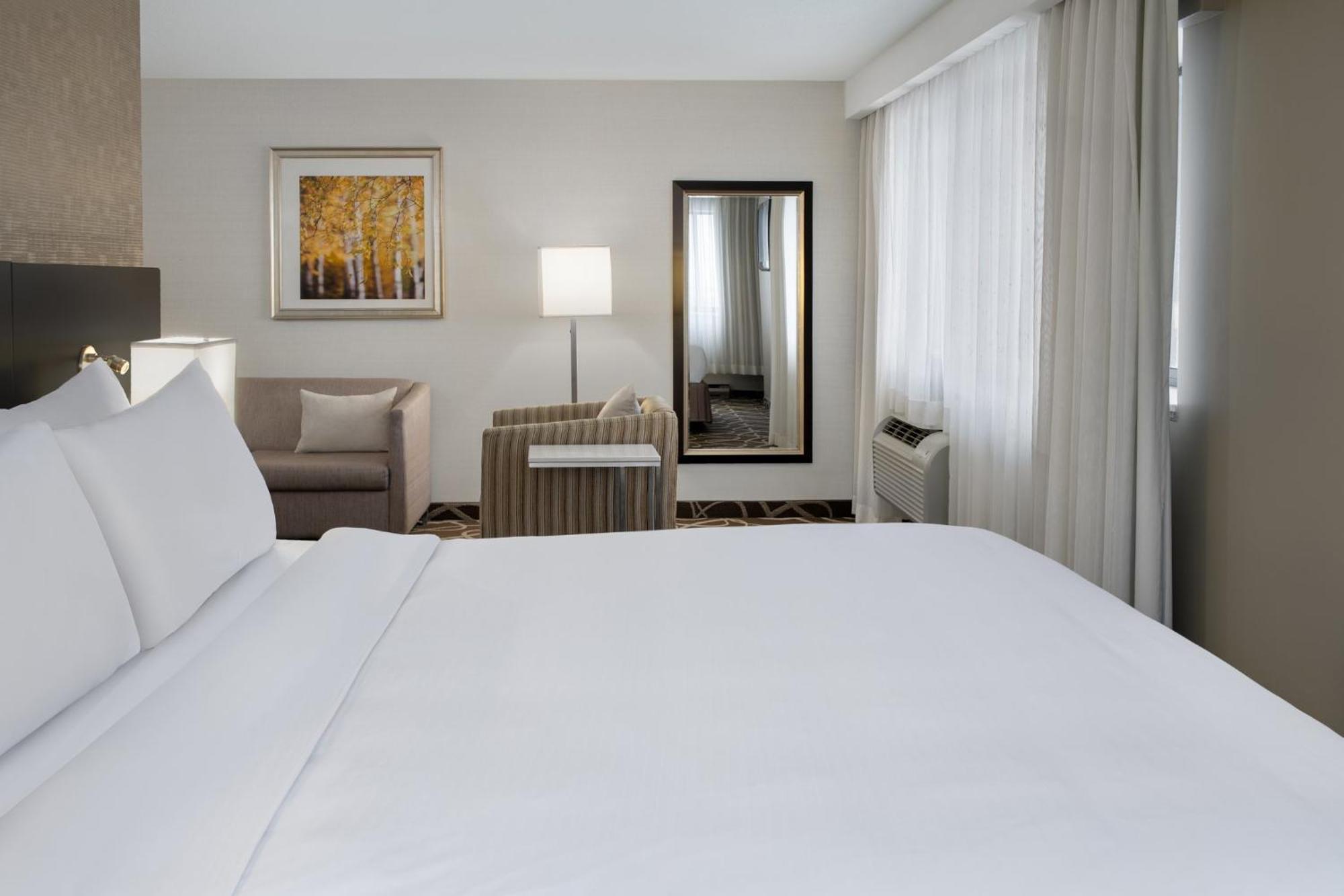 Crowne Plaza Kitchener-Waterloo By Ihg Hotel Exterior photo