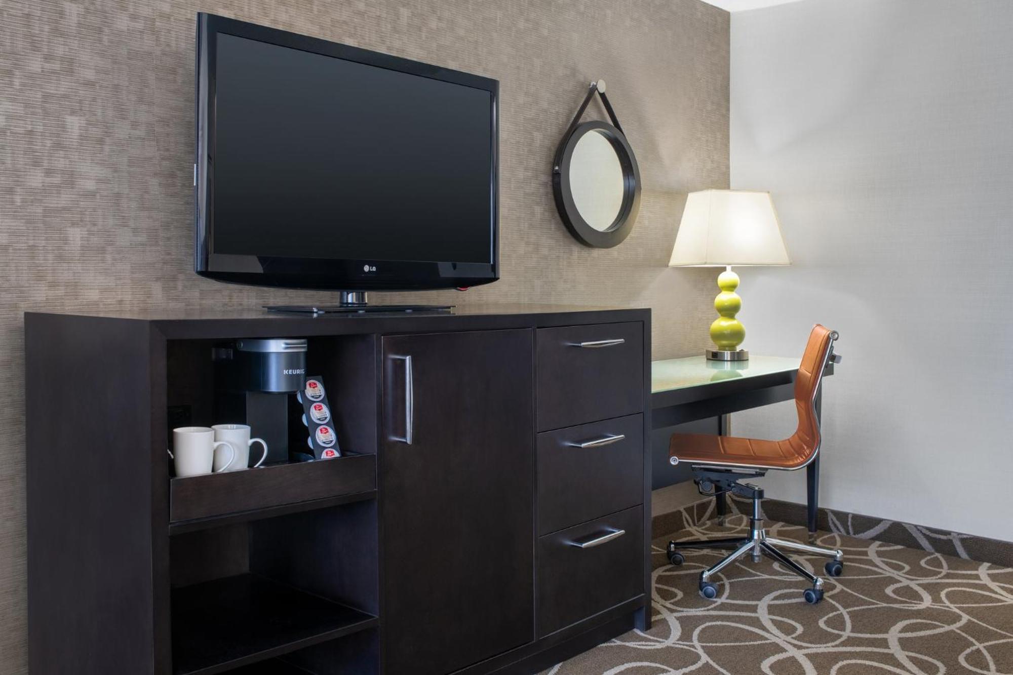 Crowne Plaza Kitchener-Waterloo By Ihg Hotel Exterior photo