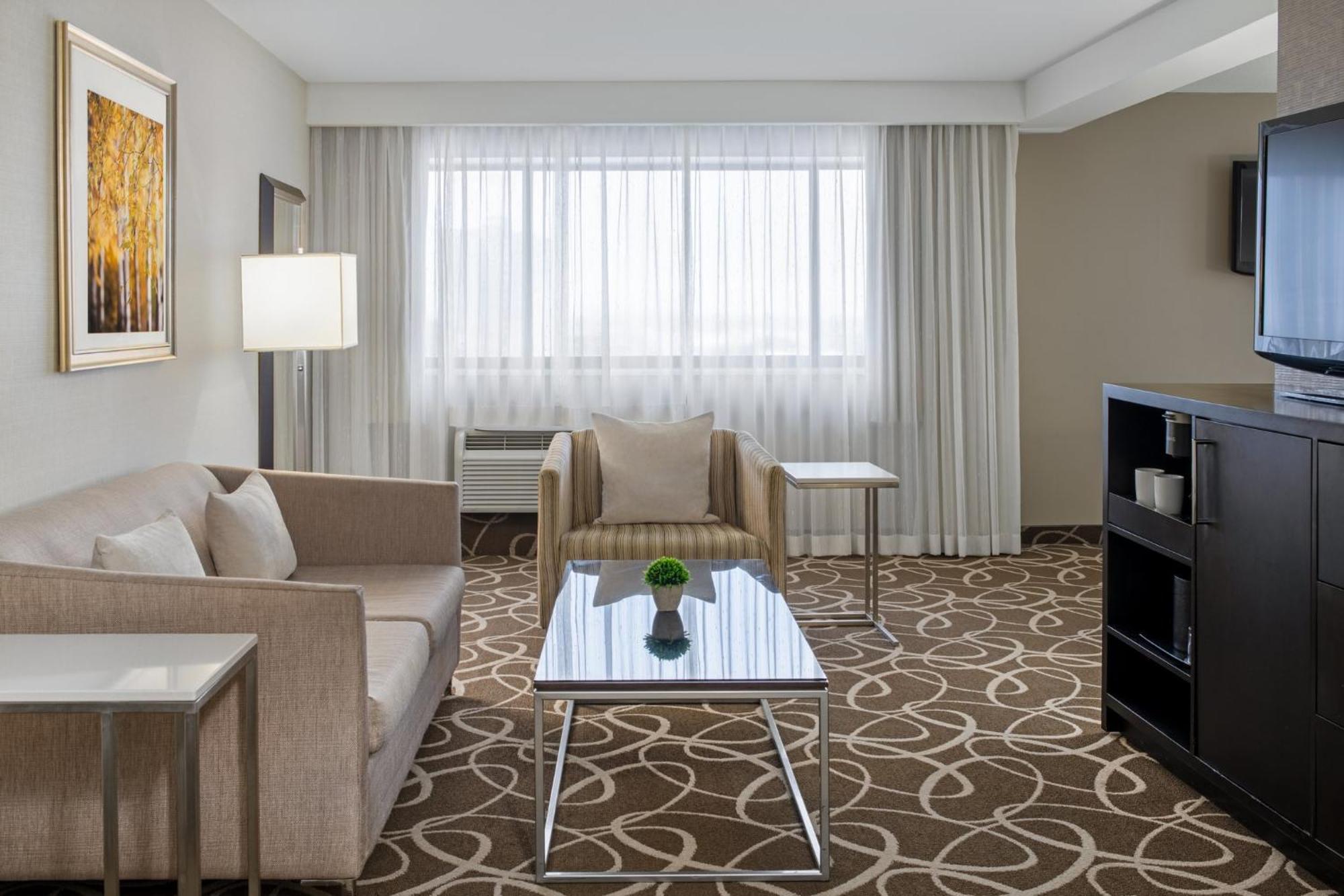 Crowne Plaza Kitchener-Waterloo By Ihg Hotel Exterior photo