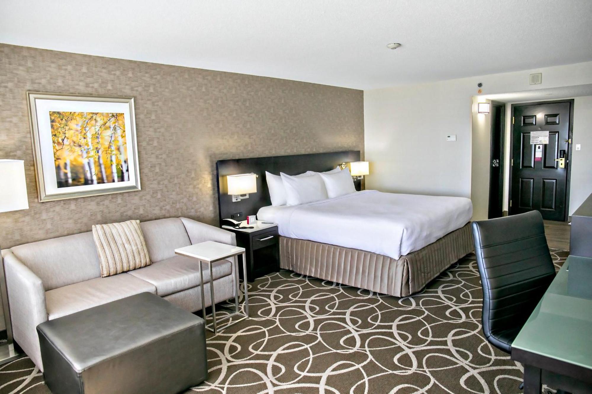 Crowne Plaza Kitchener-Waterloo By Ihg Hotel Exterior photo